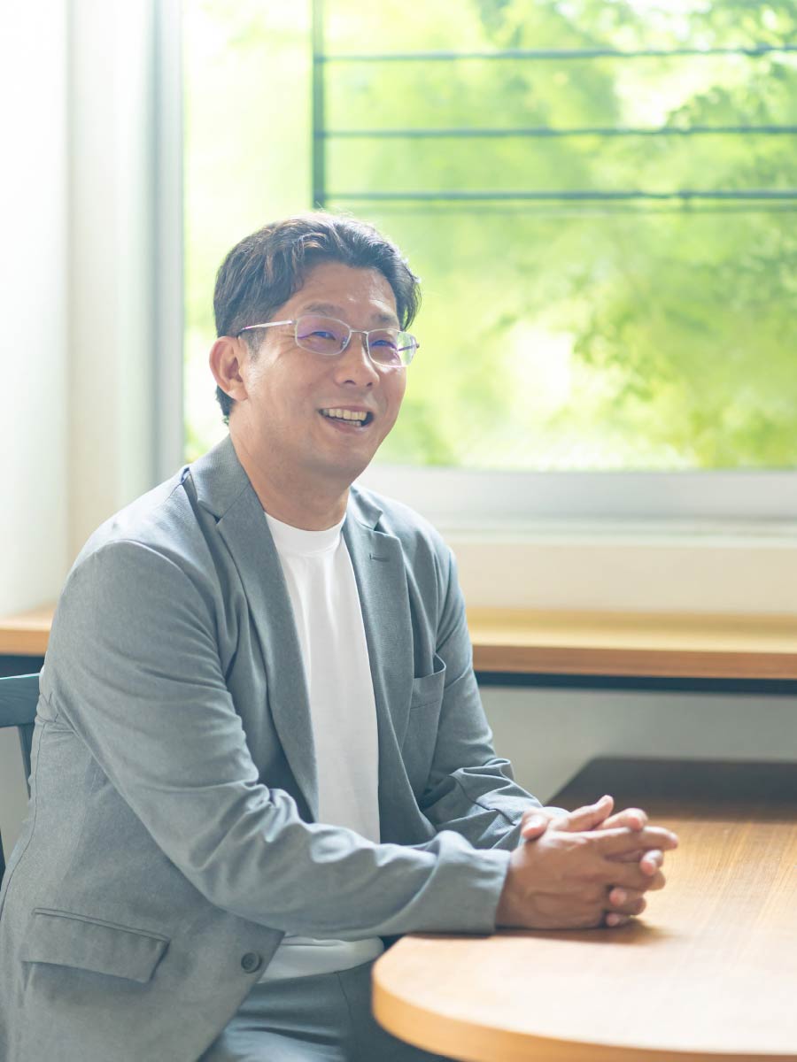 代表取締役社長　塚本 知臣
